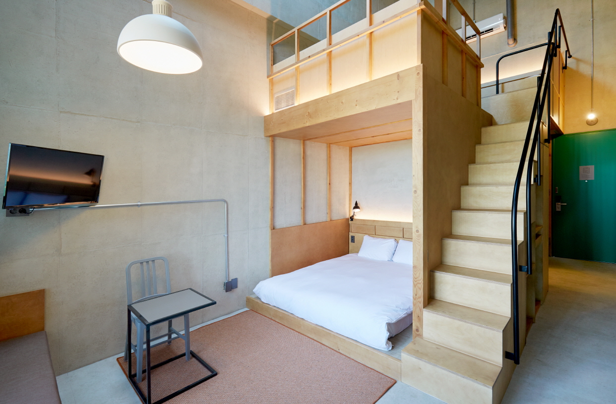 room-card-img-3